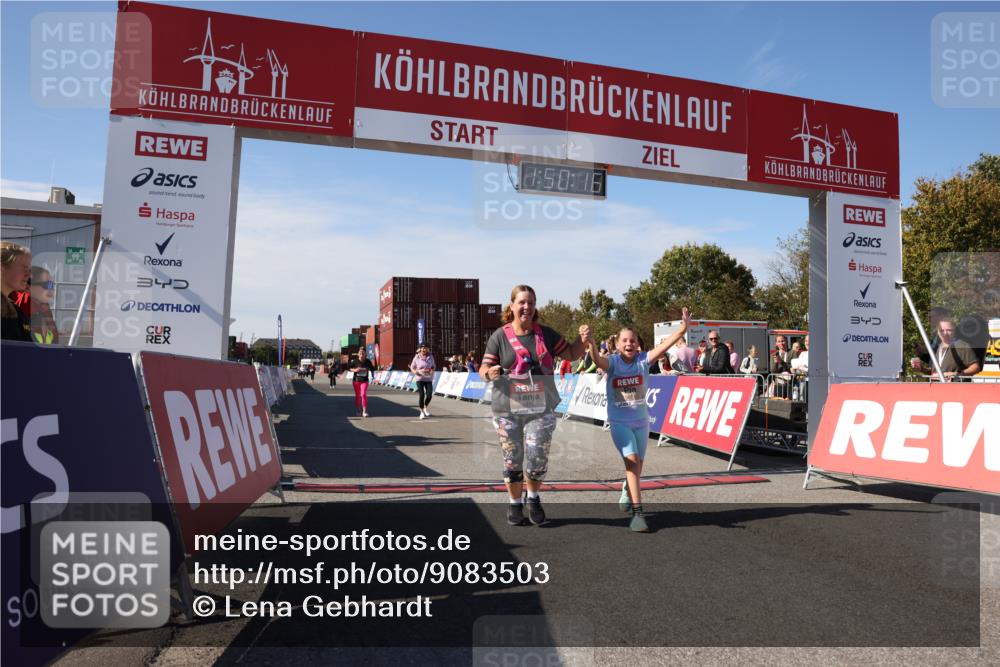 03.10.2025 - Köhlbrandbrückenlauf Lena Gebhardt http://msf.ph/oto/9083503 03.10.2025 13:50:17 Ziel 5225, 5547, 5611, 5612 meine-sportfotos.de