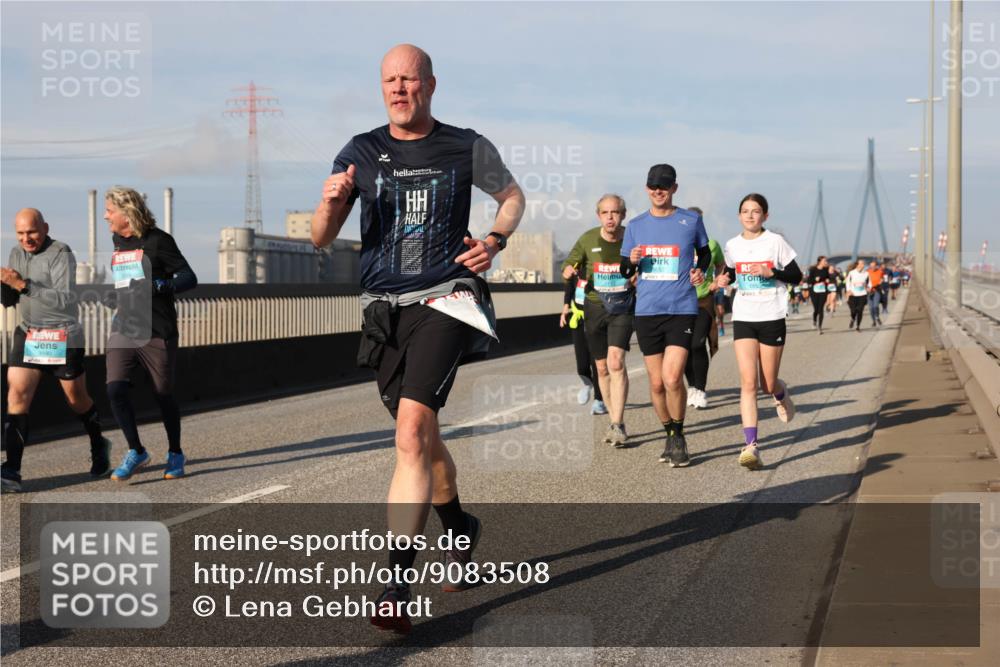03.10.2025 - Köhlbrandbrückenlauf Lena Gebhardt http://msf.ph/oto/9083508 03.10.2025 10:04:55 Position 2 1652, 1653 meine-sportfotos.de