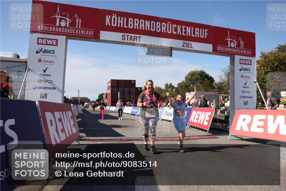 03.10.2025 - Köhlbrandbrückenlauf Lena Gebhardt http://msf.ph/oto/9083514 03.10.2025 13:50:17 Ziel 5225, 5547, 5611, 5612 meine-sportfotos.de