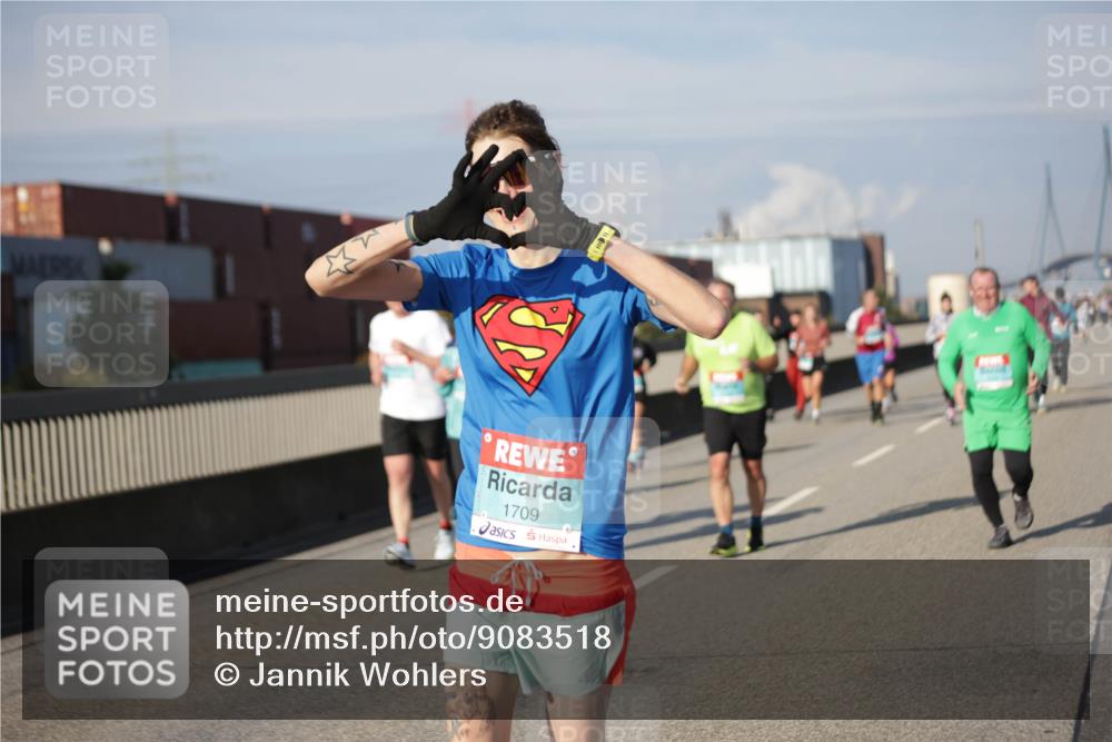 03.10.2025 - Köhlbrandbrückenlauf Jannik Wohlers http://msf.ph/oto/9083518 03.10.2025 10:06:06 Position 3 1709 meine-sportfotos.de