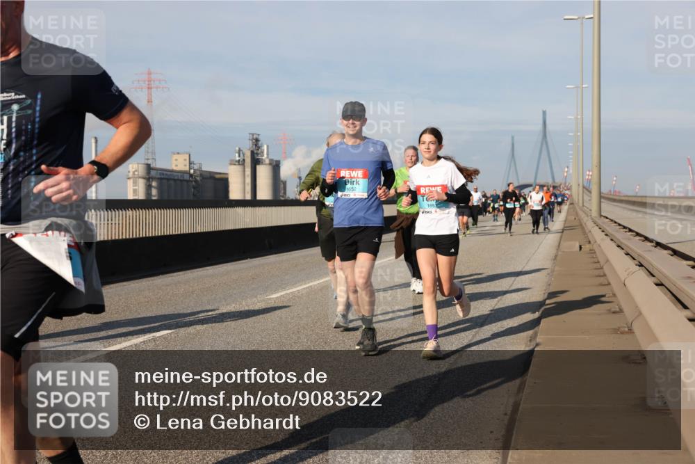 03.10.2025 - Köhlbrandbrückenlauf Lena Gebhardt http://msf.ph/oto/9083522 03.10.2025 10:04:55 Position 2 1652, 1653 meine-sportfotos.de