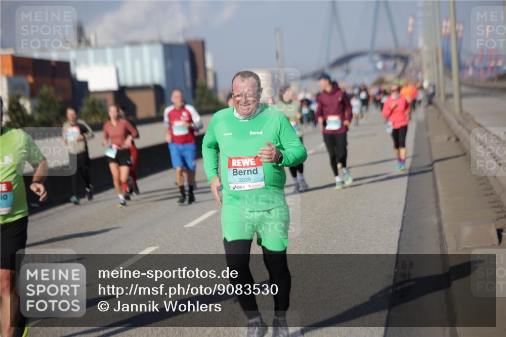 03.10.2025 - Köhlbrandbrückenlauf Jannik Wohlers http://msf.ph/oto/9083530 03.10.2025 10:06:07 Position 3 3039 meine-sportfotos.de