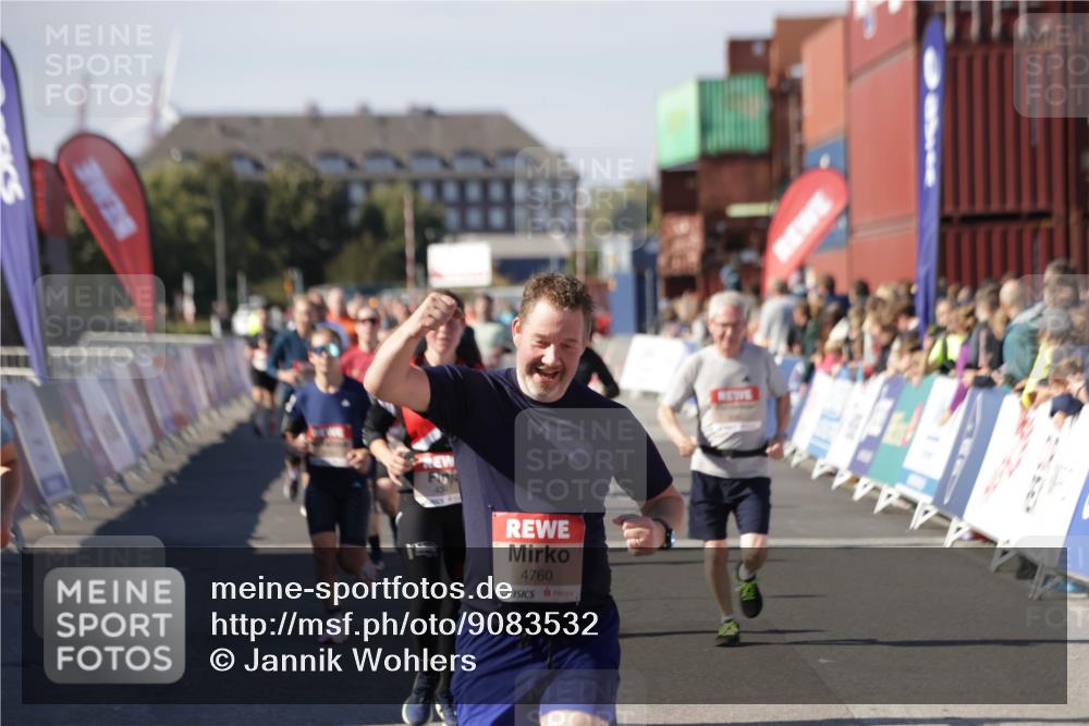 03.10.2025 - Köhlbrandbrückenlauf Jannik Wohlers http://msf.ph/oto/9083532 03.10.2025 13:18:24 Ziel 4154, 4280, 4341, 4560, 4581, 4600, 4760, 4819, 4882, 5192, 5379, 5440, 5691, 5722, 5816, 6001 meine-sportfotos.de