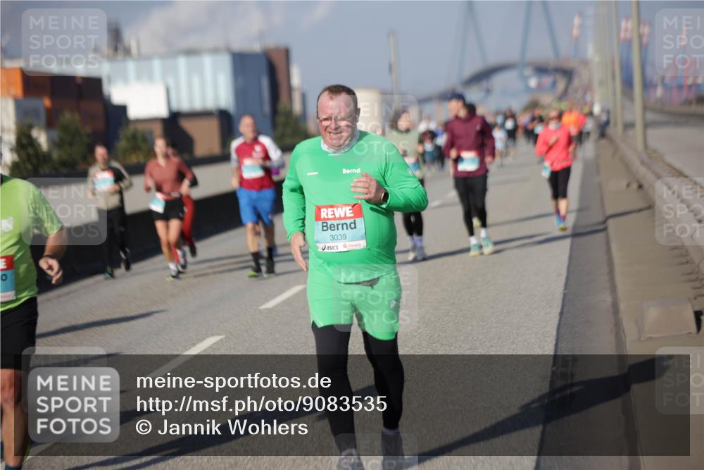 03.10.2025 - Köhlbrandbrückenlauf Jannik Wohlers http://msf.ph/oto/9083535 03.10.2025 10:06:07 Position 3 3039 meine-sportfotos.de