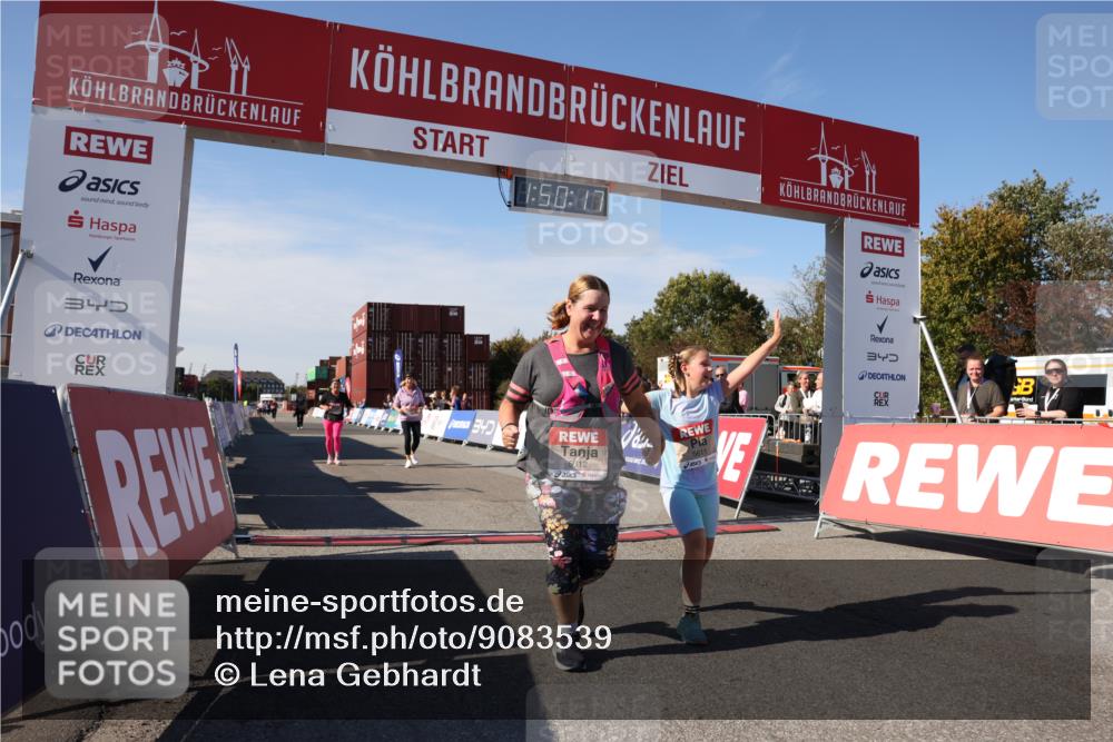 03.10.2025 - Köhlbrandbrückenlauf Lena Gebhardt http://msf.ph/oto/9083539 03.10.2025 13:50:18 Ziel 5225, 5547, 5611, 5612 meine-sportfotos.de
