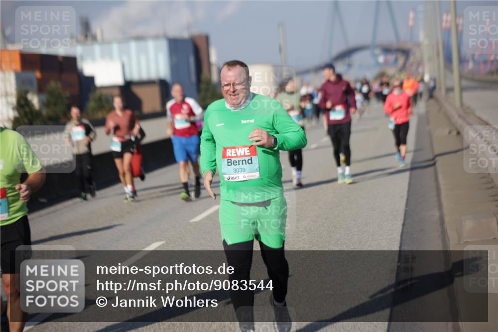03.10.2025 - Köhlbrandbrückenlauf Jannik Wohlers http://msf.ph/oto/9083544 03.10.2025 10:06:07 Position 3 3039 meine-sportfotos.de