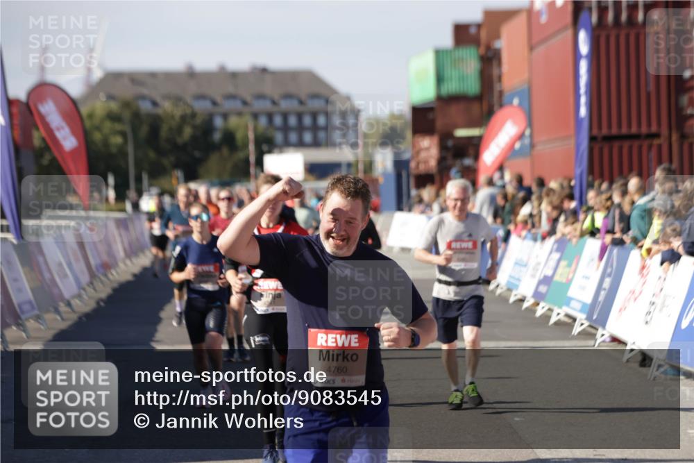 03.10.2025 - Köhlbrandbrückenlauf Jannik Wohlers http://msf.ph/oto/9083545 03.10.2025 13:18:24 Ziel 4154, 4280, 4341, 4560, 4581, 4600, 4760, 4819, 4882, 5192, 5379, 5440, 5691, 5722, 5816, 6001 meine-sportfotos.de