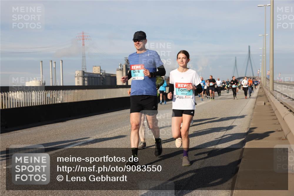 03.10.2025 - Köhlbrandbrückenlauf Lena Gebhardt http://msf.ph/oto/9083550 03.10.2025 10:04:56 Position 2 1652, 1653 meine-sportfotos.de