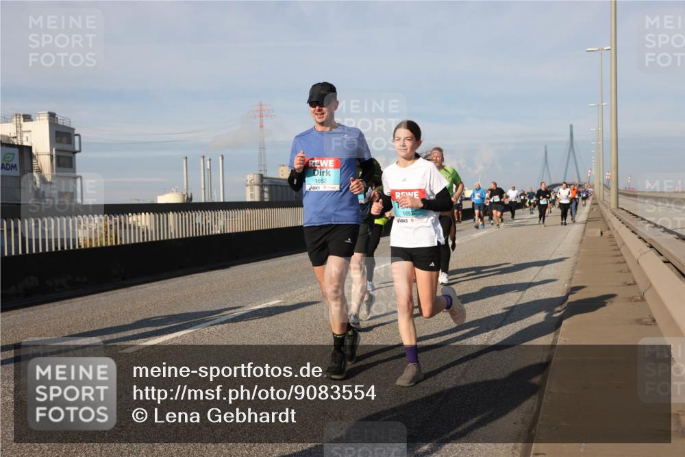 03.10.2025 - Köhlbrandbrückenlauf Lena Gebhardt http://msf.ph/oto/9083554 03.10.2025 10:04:56 Position 2 1652, 1, 1653 meine-sportfotos.de