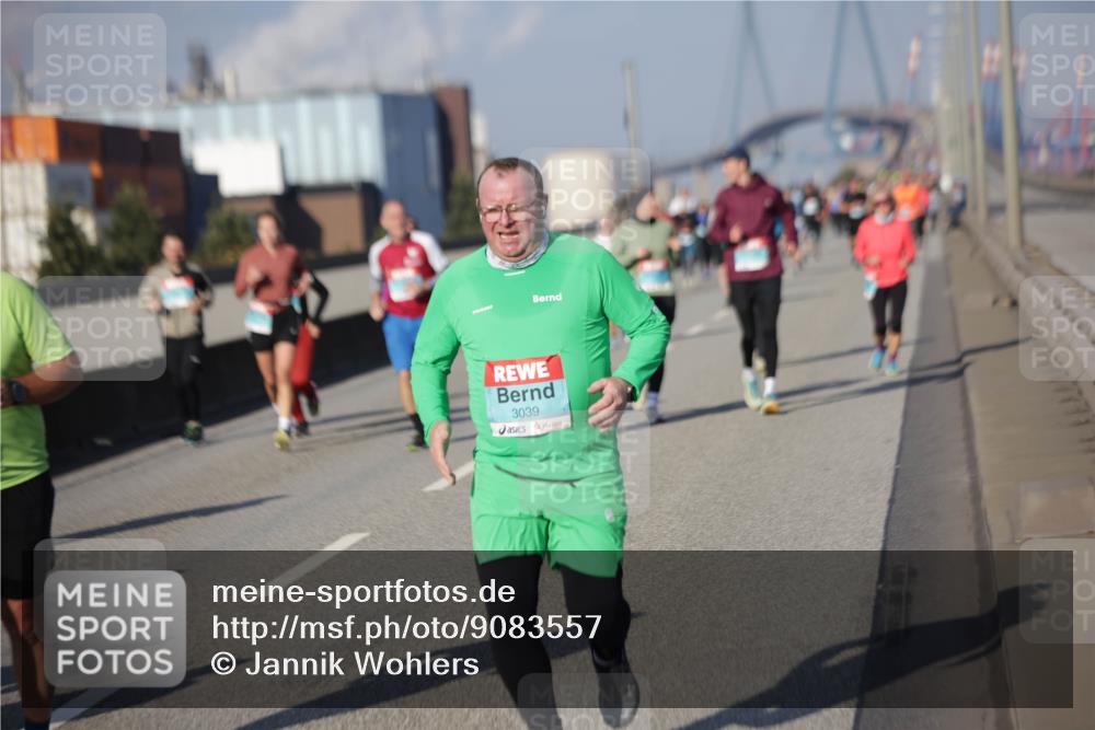 03.10.2025 - Köhlbrandbrückenlauf Jannik Wohlers http://msf.ph/oto/9083557 03.10.2025 10:06:07 Position 3 3039 meine-sportfotos.de
