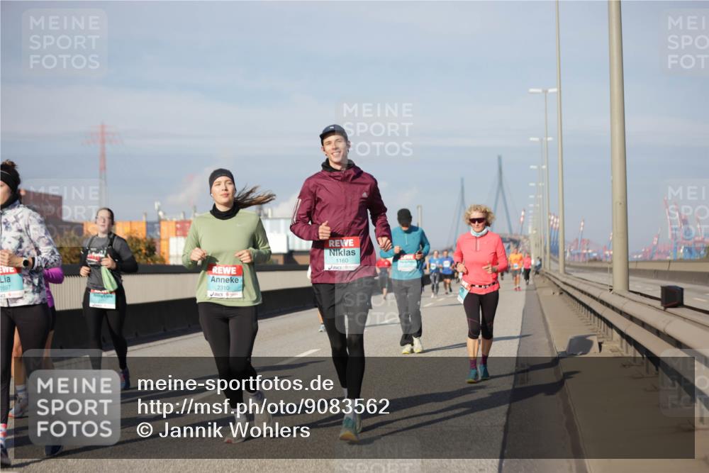 03.10.2025 - Köhlbrandbrückenlauf Jannik Wohlers http://msf.ph/oto/9083562 03.10.2025 10:06:15 Position 3 1697, 2310, 1160 meine-sportfotos.de