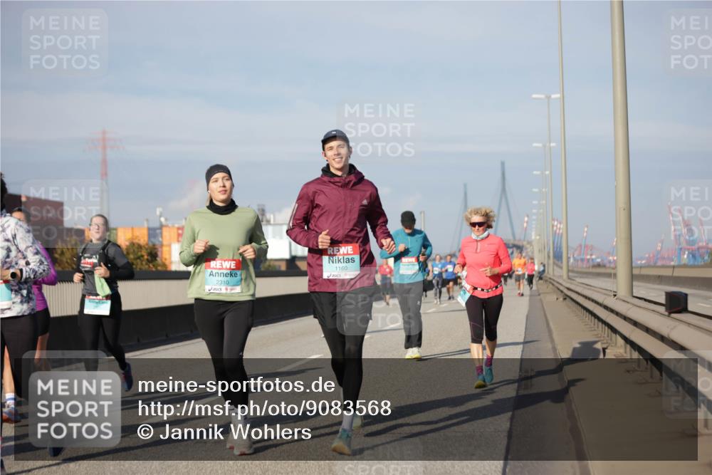 03.10.2025 - Köhlbrandbrückenlauf Jannik Wohlers http://msf.ph/oto/9083568 03.10.2025 10:06:15 Position 3 2310, 1160 meine-sportfotos.de