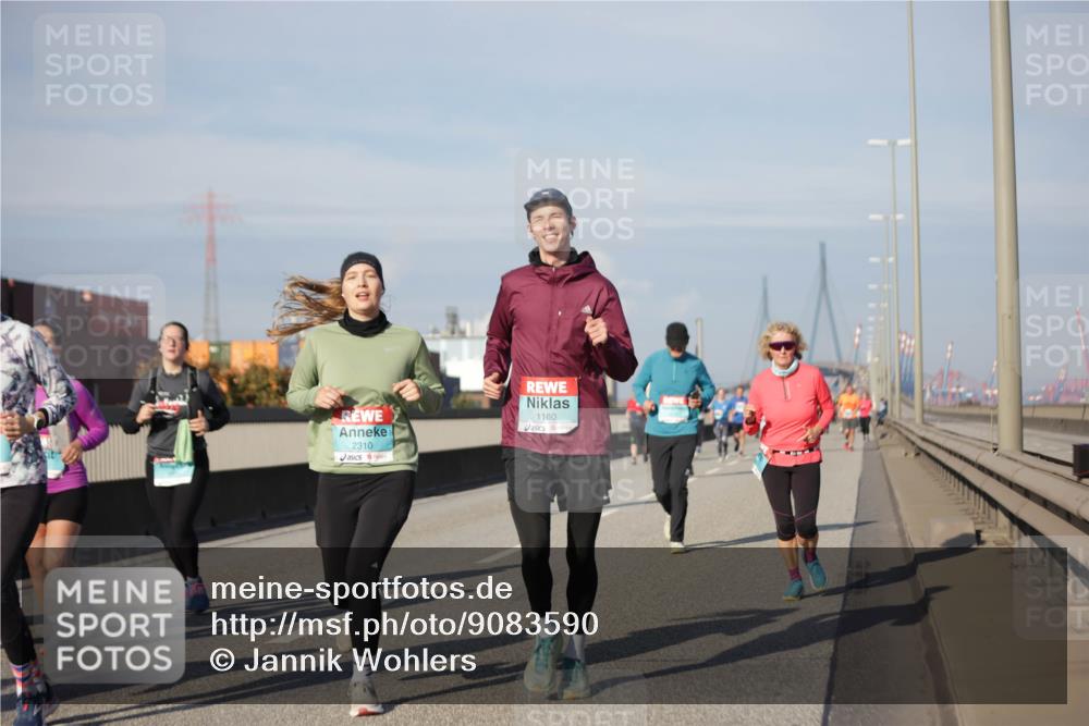 03.10.2025 - Köhlbrandbrückenlauf Jannik Wohlers http://msf.ph/oto/9083590 03.10.2025 10:06:15 Position 3 2310, 1160 meine-sportfotos.de