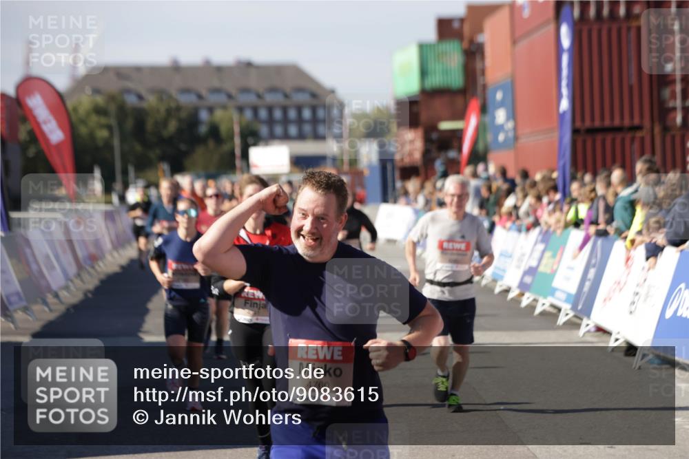 03.10.2025 - Köhlbrandbrückenlauf Jannik Wohlers http://msf.ph/oto/9083615 03.10.2025 13:18:25 Ziel 4154, 4280, 4341, 4560, 4581, 4600, 4760, 4819, 4882, 5192, 5379, 5440, 5691, 5722, 5816, 6001 meine-sportfotos.de
