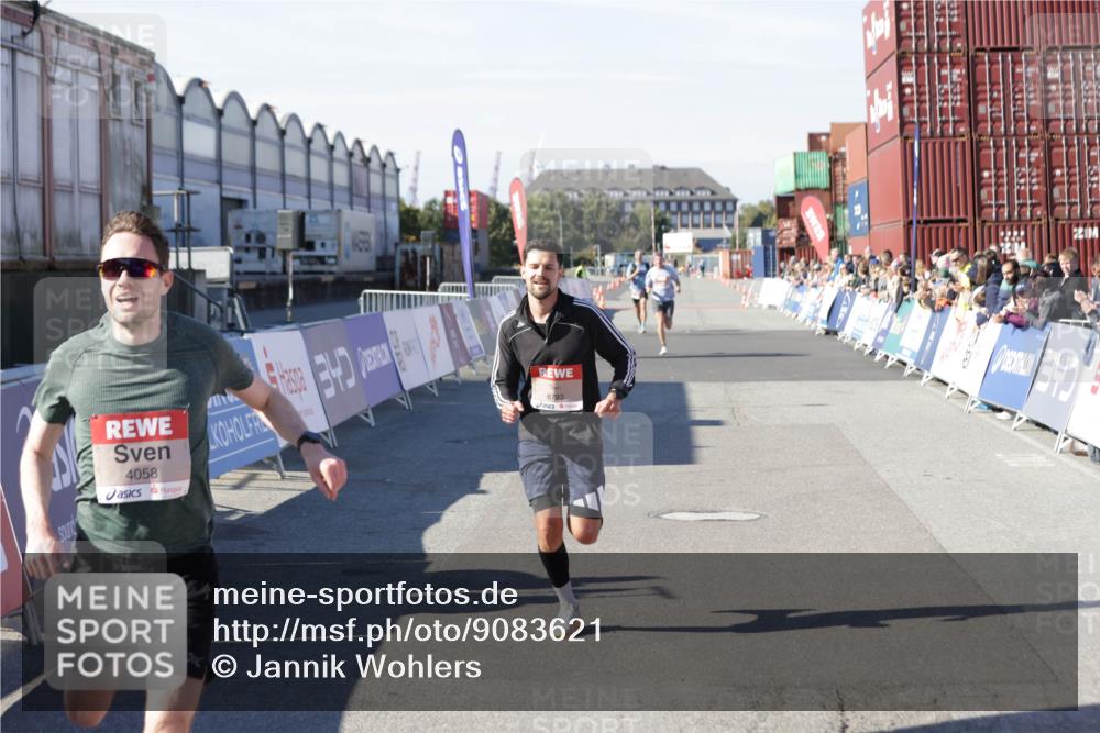 03.10.2025 - Köhlbrandbrückenlauf Jannik Wohlers http://msf.ph/oto/9083621 03.10.2025 12:51:37 Ziel 4058, 6458, 6793 meine-sportfotos.de