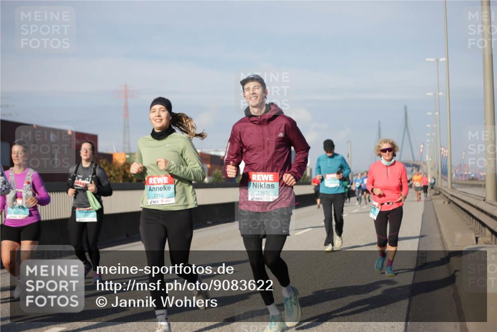 03.10.2025 - Köhlbrandbrückenlauf Jannik Wohlers http://msf.ph/oto/9083622 03.10.2025 10:06:15 Position 3 2310, 1160 meine-sportfotos.de