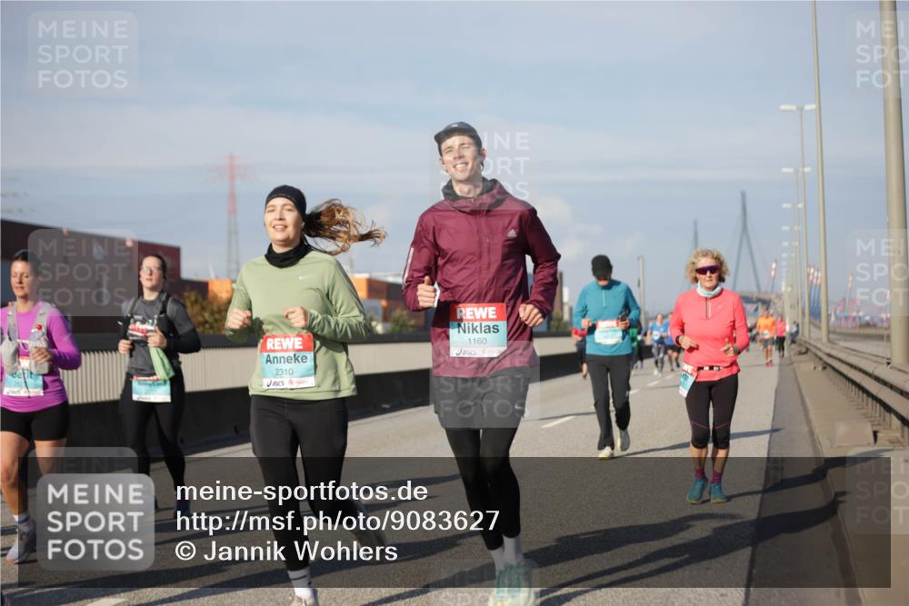 03.10.2025 - Köhlbrandbrückenlauf Jannik Wohlers http://msf.ph/oto/9083627 03.10.2025 10:06:15 Position 3 2310, 1160 meine-sportfotos.de