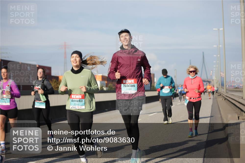 03.10.2025 - Köhlbrandbrückenlauf Jannik Wohlers http://msf.ph/oto/9083630 03.10.2025 10:06:15 Position 3 2310, 1160 meine-sportfotos.de