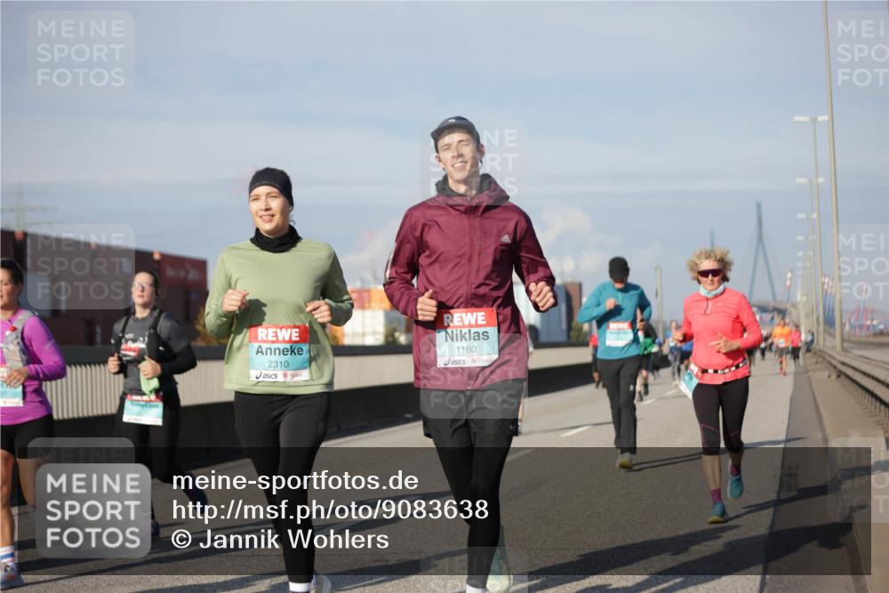 03.10.2025 - Köhlbrandbrückenlauf Jannik Wohlers http://msf.ph/oto/9083638 03.10.2025 10:06:16 Position 3 2310, 1160 meine-sportfotos.de