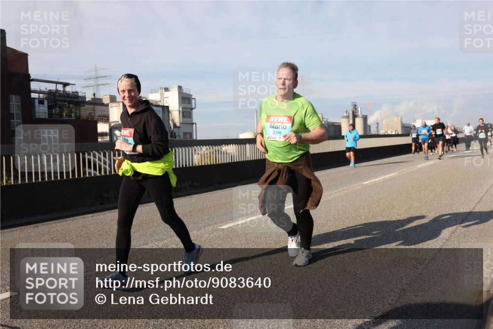 03.10.2025 - Köhlbrandbrückenlauf Lena Gebhardt http://msf.ph/oto/9083640 03.10.2025 10:04:59 Position 2 3398 meine-sportfotos.de