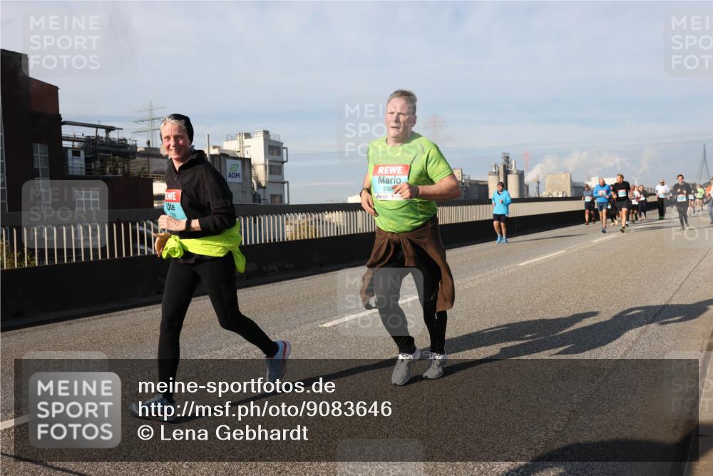 03.10.2025 - Köhlbrandbrückenlauf Lena Gebhardt http://msf.ph/oto/9083646 03.10.2025 10:04:59 Position 2 3398 meine-sportfotos.de