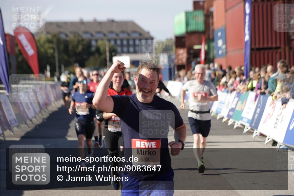 03.10.2025 - Köhlbrandbrückenlauf Jannik Wohlers http://msf.ph/oto/9083647 03.10.2025 13:18:25 Ziel 4154, 4280, 4341, 4560, 4581, 4600, 4760, 4819, 4882, 5192, 5379, 5440, 5691, 5722, 5816, 6001 meine-sportfotos.de