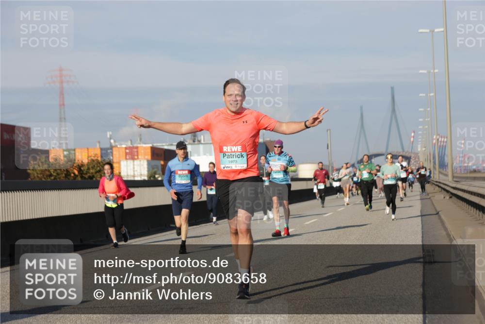 03.10.2025 - Köhlbrandbrückenlauf Jannik Wohlers http://msf.ph/oto/9083658 03.10.2025 09:55:57 Position 3 1973 meine-sportfotos.de