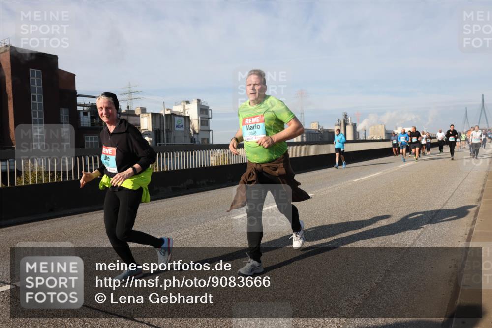 03.10.2025 - Köhlbrandbrückenlauf Lena Gebhardt http://msf.ph/oto/9083666 03.10.2025 10:04:59 Position 2 399, 3398 meine-sportfotos.de
