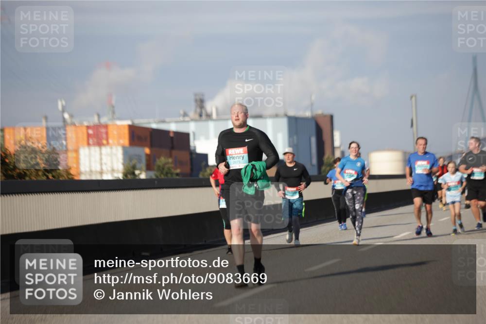 03.10.2025 - Köhlbrandbrückenlauf Jannik Wohlers http://msf.ph/oto/9083669 03.10.2025 10:06:22 Position 3 2873 meine-sportfotos.de