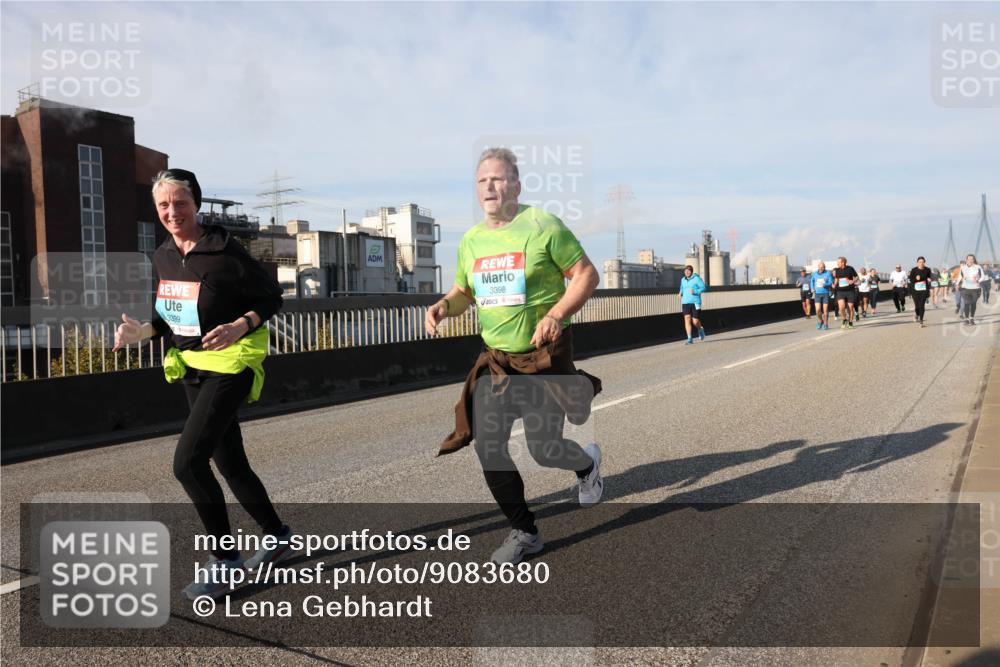 03.10.2025 - Köhlbrandbrückenlauf Lena Gebhardt http://msf.ph/oto/9083680 03.10.2025 10:04:59 Position 2  meine-sportfotos.de