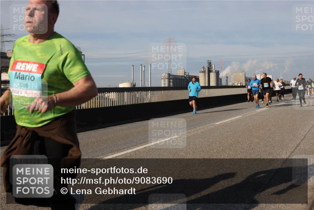 03.10.2025 - Köhlbrandbrückenlauf Lena Gebhardt http://msf.ph/oto/9083690 03.10.2025 10:04:59 Position 2 3398 meine-sportfotos.de