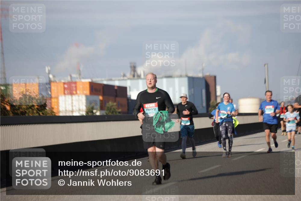03.10.2025 - Köhlbrandbrückenlauf Jannik Wohlers http://msf.ph/oto/9083691 03.10.2025 10:06:22 Position 3 2873 meine-sportfotos.de