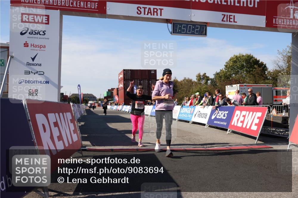 03.10.2025 - Köhlbrandbrückenlauf Lena Gebhardt http://msf.ph/oto/9083694 03.10.2025 13:50:21 Ziel 5225, 5547, 5611, 5612 meine-sportfotos.de
