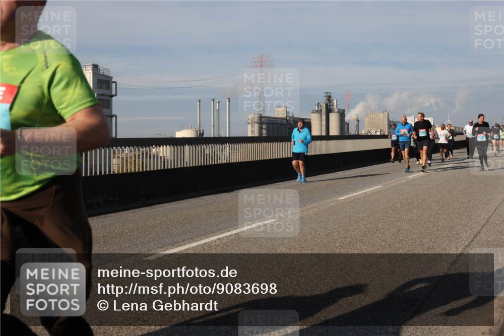 03.10.2025 - Köhlbrandbrückenlauf Lena Gebhardt http://msf.ph/oto/9083698 03.10.2025 10:04:59 Position 2  meine-sportfotos.de