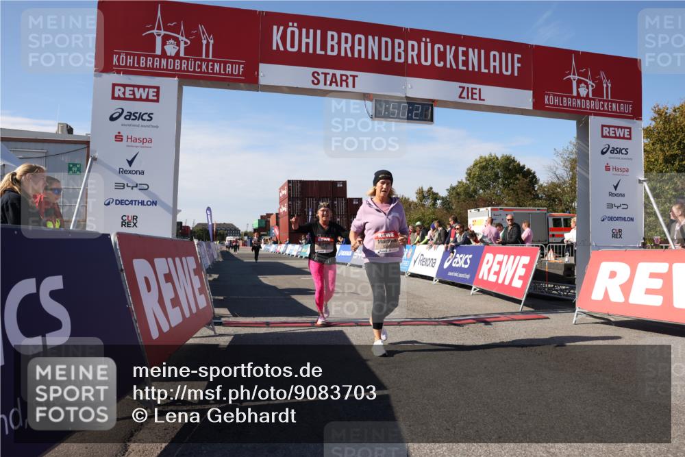 03.10.2025 - Köhlbrandbrückenlauf Lena Gebhardt http://msf.ph/oto/9083703 03.10.2025 13:50:22 Ziel 5225, 5547, 5611, 5612 meine-sportfotos.de