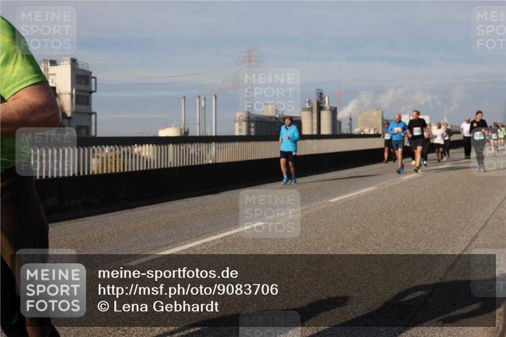 03.10.2025 - Köhlbrandbrückenlauf Lena Gebhardt http://msf.ph/oto/9083706 03.10.2025 10:04:59 Position 2  meine-sportfotos.de