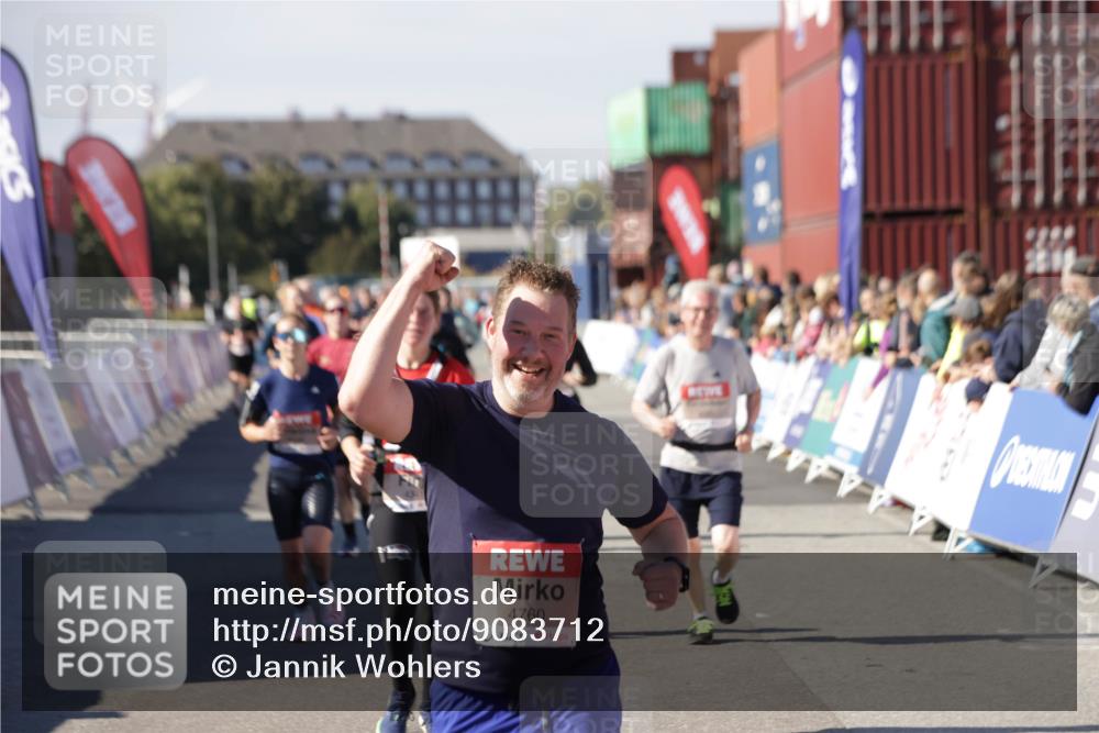 03.10.2025 - Köhlbrandbrückenlauf Jannik Wohlers http://msf.ph/oto/9083712 03.10.2025 13:18:25 Ziel 4154, 4280, 4341, 4560, 4581, 4600, 4760, 4819, 4882, 5192, 5379, 5440, 5691, 5722, 5816, 6001 meine-sportfotos.de