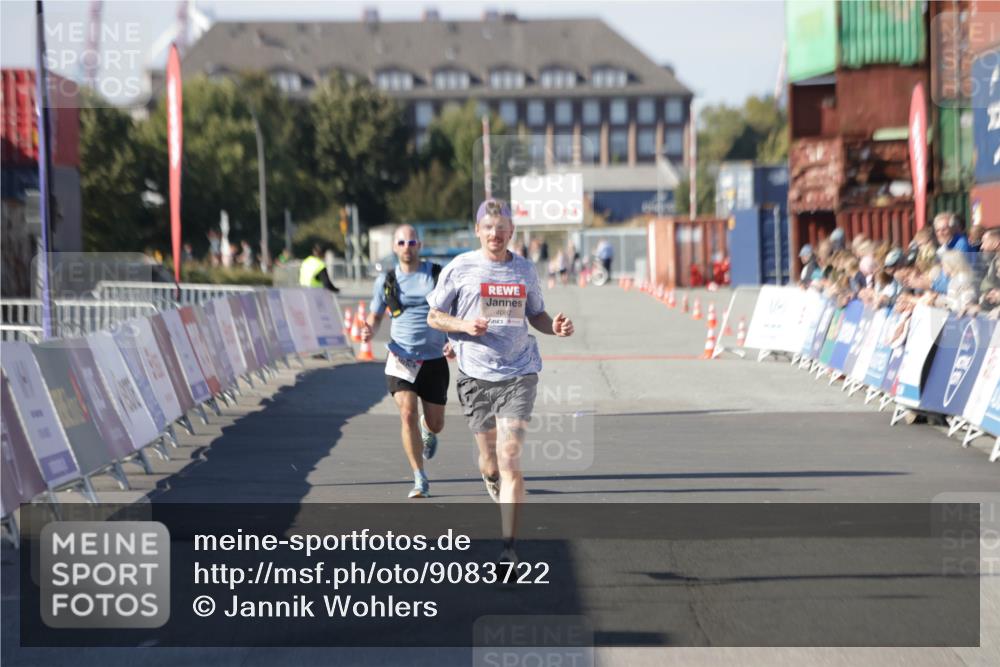 03.10.2025 - Köhlbrandbrückenlauf Jannik Wohlers http://msf.ph/oto/9083722 03.10.2025 12:51:40 Ziel 4017, 4058, 4087, 6793 meine-sportfotos.de