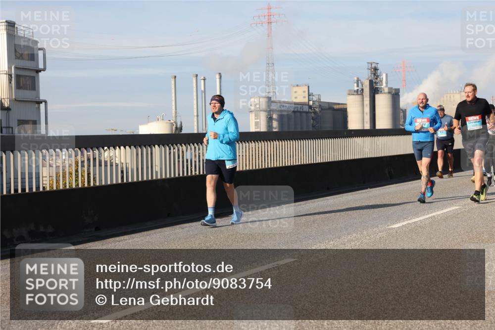 03.10.2025 - Köhlbrandbrückenlauf Lena Gebhardt http://msf.ph/oto/9083754 03.10.2025 10:05:01 Position 2  meine-sportfotos.de