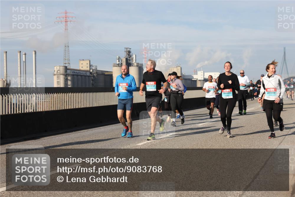 03.10.2025 - Köhlbrandbrückenlauf Lena Gebhardt http://msf.ph/oto/9083768 03.10.2025 10:05:02 Position 2 2229, 2289, 2356 meine-sportfotos.de