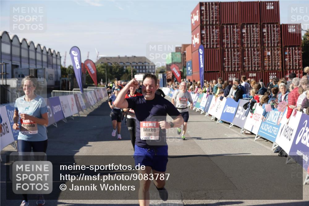 03.10.2025 - Köhlbrandbrückenlauf Jannik Wohlers http://msf.ph/oto/9083787 03.10.2025 13:18:25 Ziel 4154, 4280, 4341, 4560, 4581, 4600, 4760, 4819, 4882, 5192, 5379, 5440, 5691, 5722, 5816, 6001 meine-sportfotos.de