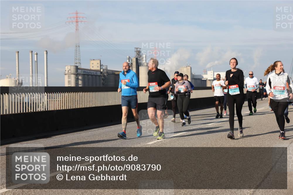 03.10.2025 - Köhlbrandbrückenlauf Lena Gebhardt http://msf.ph/oto/9083790 03.10.2025 10:05:02 Position 2 2289 meine-sportfotos.de