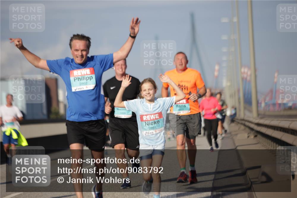 03.10.2025 - Köhlbrandbrückenlauf Jannik Wohlers http://msf.ph/oto/9083792 03.10.2025 10:06:29 Position 3 2862, 1855, 2861, 1853 meine-sportfotos.de