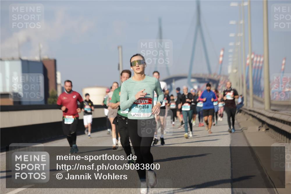 03.10.2025 - Köhlbrandbrückenlauf Jannik Wohlers http://msf.ph/oto/9083800 03.10.2025 09:56:01 Position 3 2381 meine-sportfotos.de