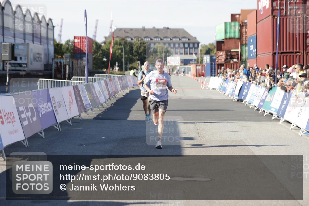 03.10.2025 - Köhlbrandbrückenlauf Jannik Wohlers http://msf.ph/oto/9083805 03.10.2025 12:51:41 Ziel 4017, 4058, 4087, 6793 meine-sportfotos.de