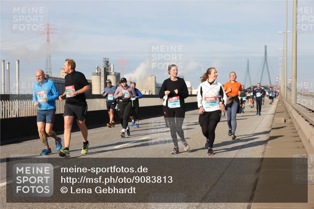 03.10.2025 - Köhlbrandbrückenlauf Lena Gebhardt http://msf.ph/oto/9083813 03.10.2025 10:05:03 Position 2 4, 22, 2289, 2356 meine-sportfotos.de