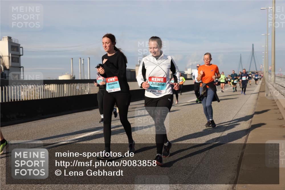 03.10.2025 - Köhlbrandbrückenlauf Lena Gebhardt http://msf.ph/oto/9083858 03.10.2025 10:05:05 Position 2 2289, 2356 meine-sportfotos.de