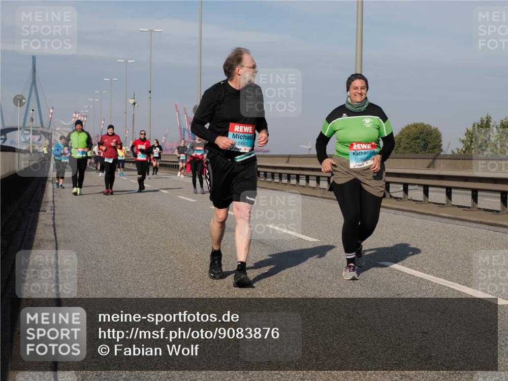 03.10.2025 - Köhlbrandbrückenlauf Fabian Wolf http://msf.ph/oto/9083876 03.10.2025 10:19:35 Position 3 2483, 3629 meine-sportfotos.de