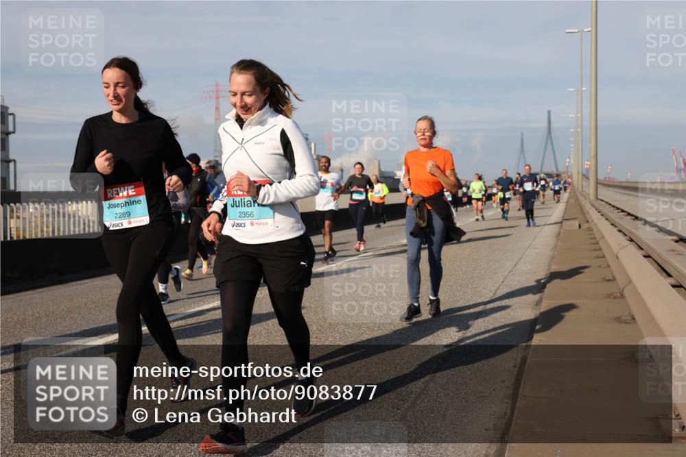 03.10.2025 - Köhlbrandbrückenlauf Lena Gebhardt http://msf.ph/oto/9083877 03.10.2025 10:05:05 Position 2 2289, 2356 meine-sportfotos.de
