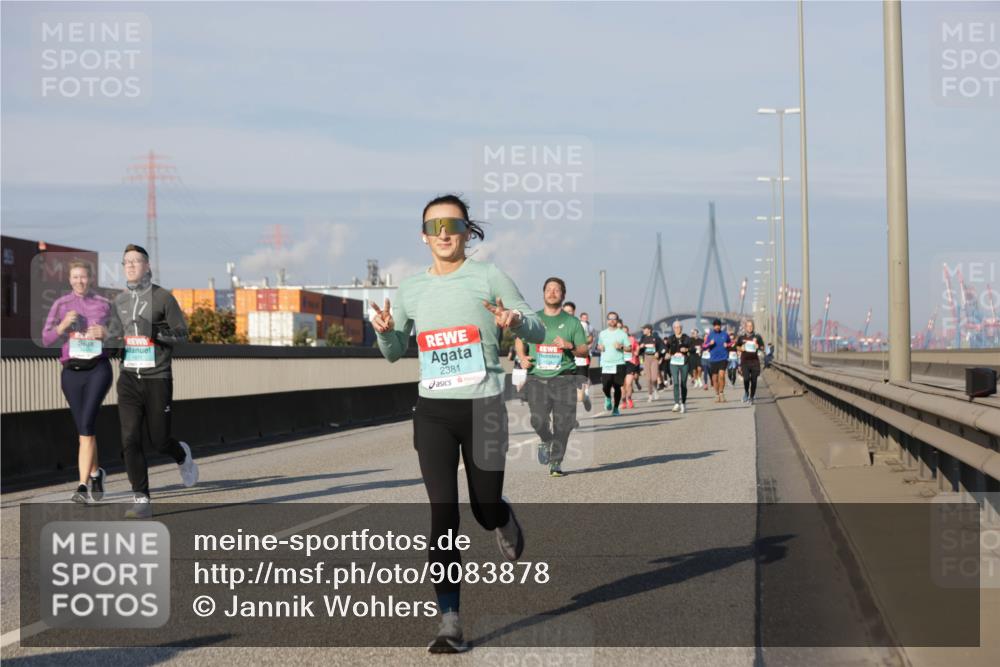 03.10.2025 - Köhlbrandbrückenlauf Jannik Wohlers http://msf.ph/oto/9083878 03.10.2025 09:56:03 Position 3 2381 meine-sportfotos.de